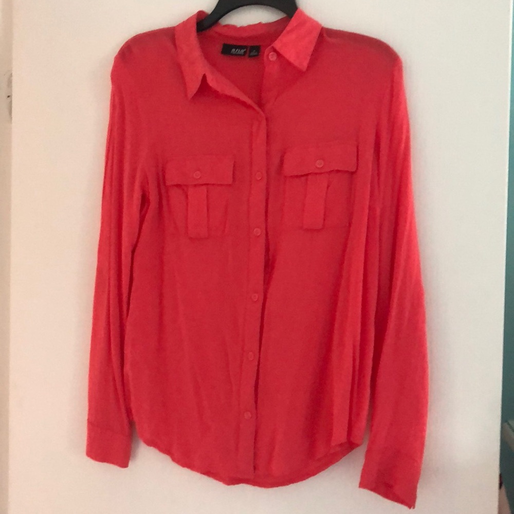 peach blouse